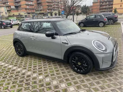 Usata Mini Cooper SE 75 kW (102 CV) 2022 Utilitaria