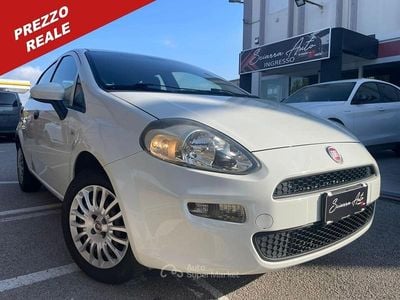 Usata Fiat Punto Street 77 CV (56 kW) 2015 Bianco Utilitaria