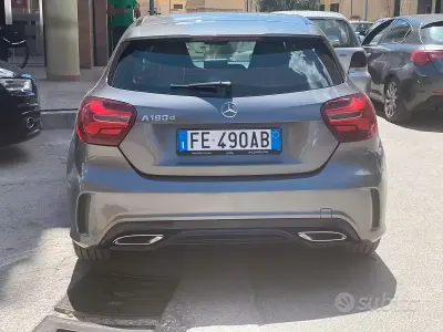 Usata Mercedes A180 109 CV (80 kW) 2016 Grigio Utilitaria