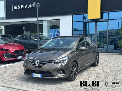 Usata Renault Clio V Intens 91 CV (66 kW) 2021 Marrone Berlina