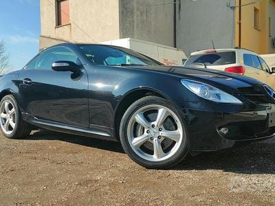 Usata Mercedes SLK350 272 CV (200 kW) 2005 Nero Cabrio
