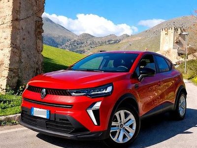 Usata Renault Captur 100 CV (73 kW) 2025 Rosso SUV