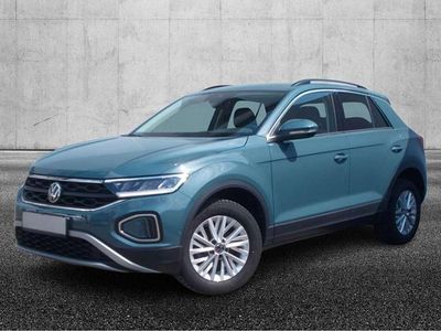 Usata VW T-Roc Life 116 CV (85 kW) 2024 Blu/azzurro SUV
