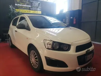 Usata Chevrolet Aveo LS 84 CV (61 kW) 2012 Bianco Berlina