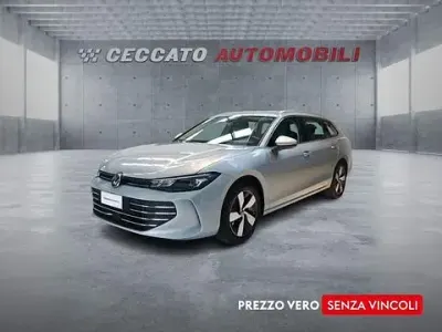 Usata VW Passat Business 150 CV (110 kW) 2024 Grigio Station wagon