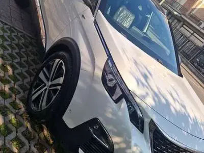 Usado Peugeot 5008 GT 181 CV (133 kW) 2017 SUV