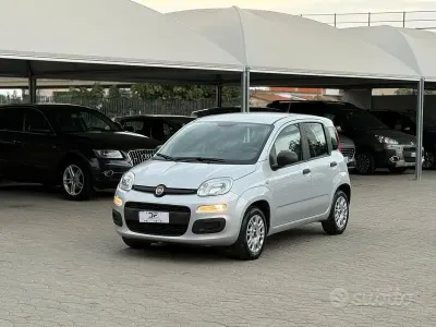 Usata Fiat Panda Lounge 69 CV (50 kW) 2020 Grigio Utilitaria