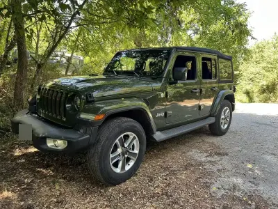 Usata Jeep Wrangler Unlimited Sahara 272 CV (200 kW) 2021 Verde SUV
