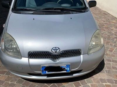 usata Toyota Yaris YarisI 1999 3p 1.0 Sol