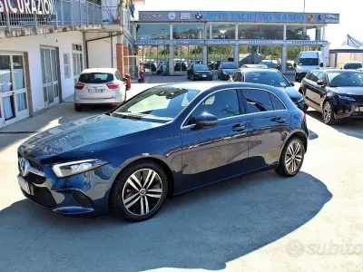 Begagnad Mercedes A200 151 HK (111 kW) 2021 Blå Sedan