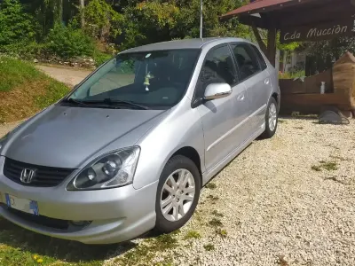Usata Honda Civic 100 CV (73 kW) 2005 Berlina