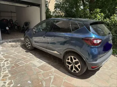 Usata Renault Captur 90 CV (66 kW) 2019 Blu SUV