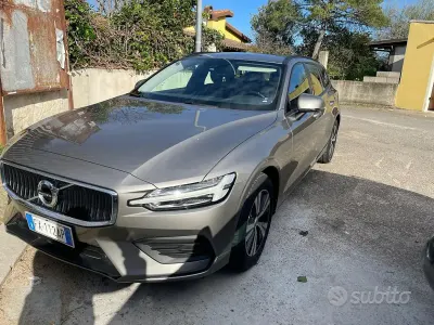 Usata Volvo V60 2019 Grigio Station wagon