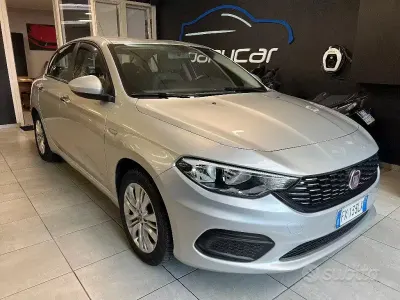 Usata Fiat Tipo Lounge 95 CV (69 kW) 2018 Grigio Berlina