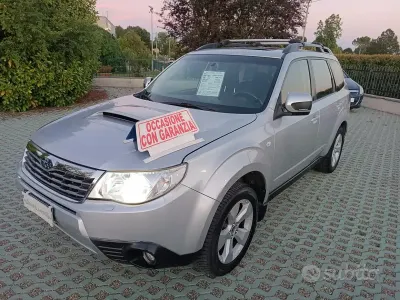 Usata Subaru Forester Comfort 147 CV (108 kW) 2011 Grigio SUV