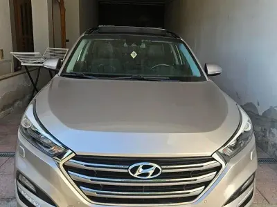 Usata Hyundai Tucson 141 CV (103 kW) 2016 Grigio SUV
