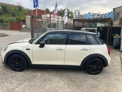 Usata Mini Cooper D Business 116 CV (85 kW) 2016 Beige Utilitaria