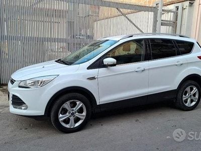 Usata Ford Kuga Titanium 120 CV (88 kW) 2016 Bianco SUV