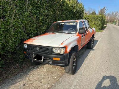 usata Toyota HiLux 2.5 extra cab