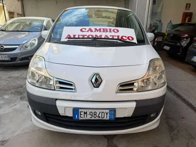Usata Renault Grand Modus 111 CV (81 kW) 2012 Bianco Monovolume