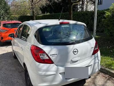 Usata Opel Corsa 75 CV (55 kW) 2012 Bianco Utilitaria
