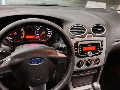 Usata Ford Focus Style 100 CV (73 kW) 2007 Grigio Station wagon