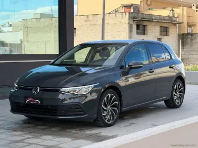 Usata VW Golf VIII Style 116 CV (85 kW) 2022 Grigio Berlina