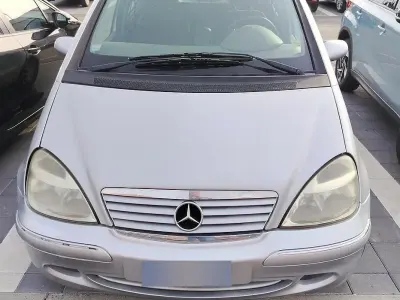 Usata Mercedes A200 102 CV (75 kW) 2002 Grigio Monovolume