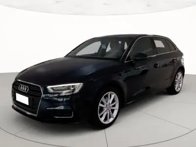 Usata Audi A3 Design 110 CV (80 kW) 2016 Blu cosmos met. Berlina