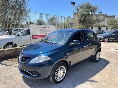 Usata Lancia Ypsilon Gold 80 CV (58 kW) 2016 Blu Utilitaria
