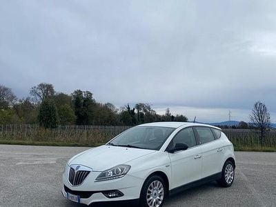 Bianco Usata 2011 Lancia Delta Gold Utilitaria | 3250 € (Buon prezzo)