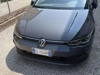 Usata VW Golf VIII Life 110 CV (80 kW) 2022 Grigio Berlina