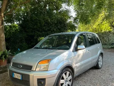 Usata Ford Fusion 90 CV (66 kW) 2006 Grigio Utilitaria
