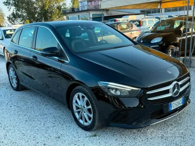 Usata Mercedes B180 116 CV (85 kW) 2019 Nero Utilitaria