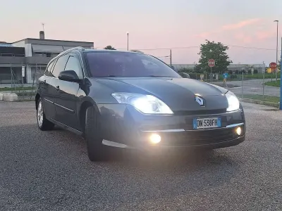 Usata Renault Laguna III Initiale 150 CV (110 kW) 2008 Nero Station wagon