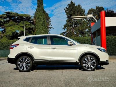 Begagnad Nissan Qashqai Acenta Premium 110 HK (80 kW) 2015 Vit SUV