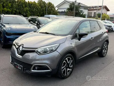 Usata Renault Captur 90 CV (66 kW) 2014 Grigio SUV