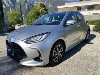 Gebraucht Toyota Yaris Trend 72 PS (52 kW) 2022 Silber Kleinwagen