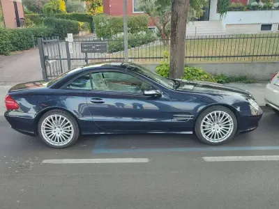 Usata Mercedes SL350 245 CV (180 kW) 2004 Blu/azzurro Cabrio