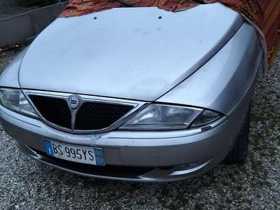 Usata Lancia 2000 60 CV (44 kW) 2001 Argento Berlina