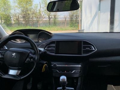 Usata Peugeot 308 120 CV (88 kW) 2016 Utilitaria