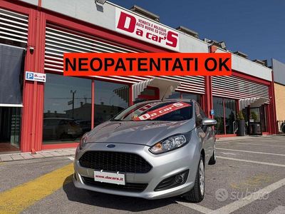 Usata Ford Fiesta 75 CV (55 kW) 2017 Argento Berlina