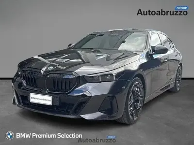 Usata BMW 520 M Sport 197 CV (144 kW) 2025 Grigio Utilitaria