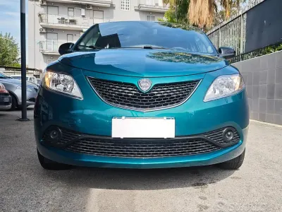 Usata Lancia Ypsilon 95 CV (69 kW) 2018 Grigio Utilitaria