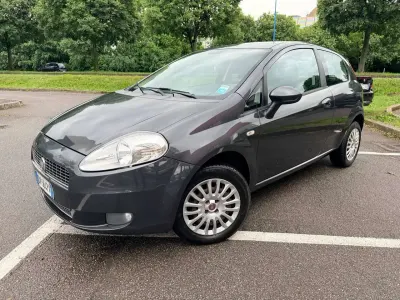 Usata Fiat Grande Punto Dynamic 77 CV (56 kW) 2009 Grigio Utilitaria