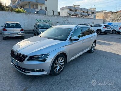 usata Skoda Superb Wagon 2.0 tdi Executive 150cv dsg