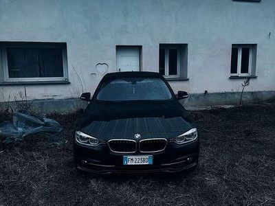 Usata BMW 318 Sport Line 150 CV (110 kW) 2017 Nero Berlina
