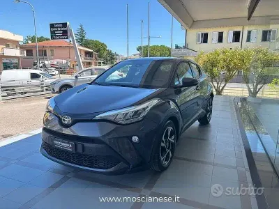 Usata Toyota C-HR Lounge 122 CV (89 kW) 2022 Grigio SUV