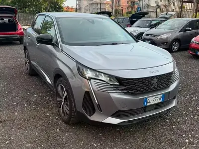 Usata Peugeot 3008 Allure 131 CV (96 kW) 2022 Grigio SUV