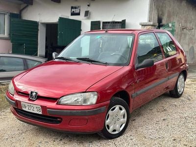 Usata Peugeot 106 60 CV (44 kW) 1997 Rosso Utilitaria